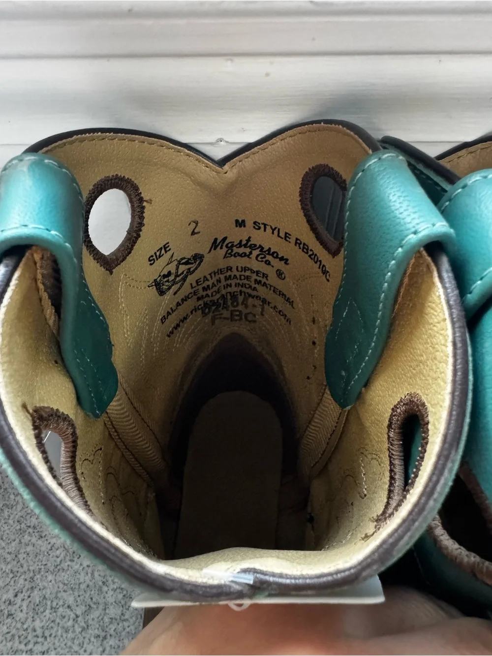 Kids cowboy boots size 2